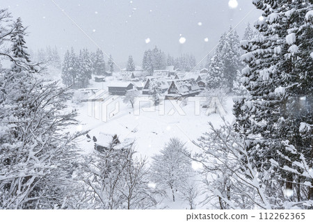 Snowy Gokayama, Ainokura, Gassho style village, spectacular view, World Heritage Site, Toyama Snowy Gokayama, Ainokura, Gassho style village, spectacular view, World Heritage Site, Toyama 112262365