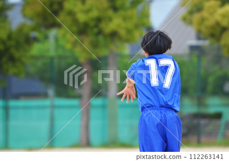 青少年足球比賽(球員擲界外球) 青少年足球比賽(球員擲界外球) 112263141