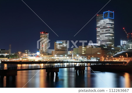 [香川縣] 從高松港看到的Sunport高松夜景（高松象徵塔） 112263667