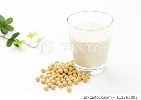 soy milk on white background 112263802