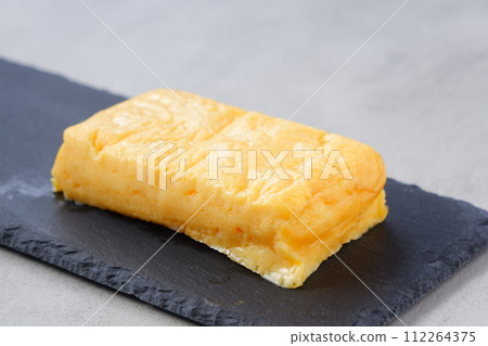 Thick baked egg with fluffy texture 112264375