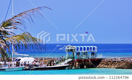 Okinawa Prefecture Marine Park Marine Leisure Glass Bottom Boat Pier 112264796