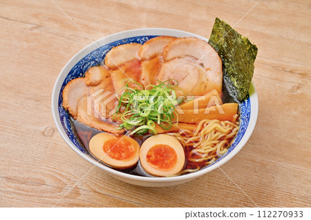 註）蒸氣是合成的。醬油拉麵，中國蕎麥麵，中國蕎麥麵，醬油拉麵，拉麵。 112270933