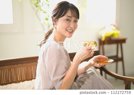 Organic beauty for middle-aged women 112272759