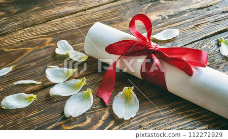 畢業典禮 畢業典禮 畢業證書 櫻花 112272929