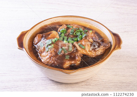 Stewed pork trotters Stewed pork trotters 112274230