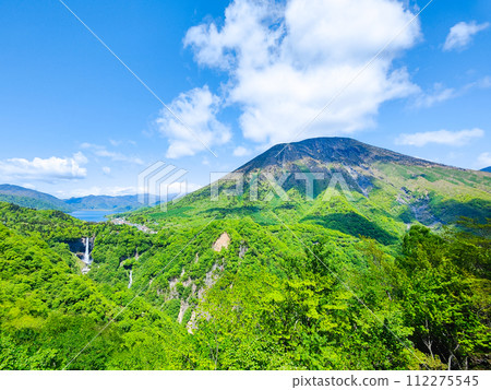 從明智平眺望男體山、中禪寺湖、華嚴瀑布(5月) 從明智平眺望男體山、中禪寺湖、華嚴瀑布(5月) 112275545
