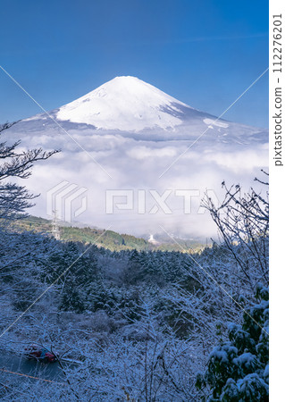 [Shizuoka Prefecture] View of Mt. Fuji and the snowy sea of clouds and Otome Pass 112276201