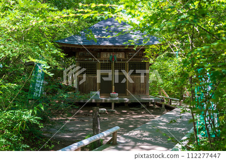 A small shrine at Fukiwari Falls 112277447