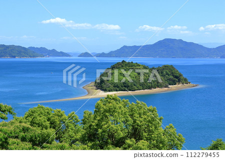 從大芝島眺望心島、飛島街道和四國 112279455