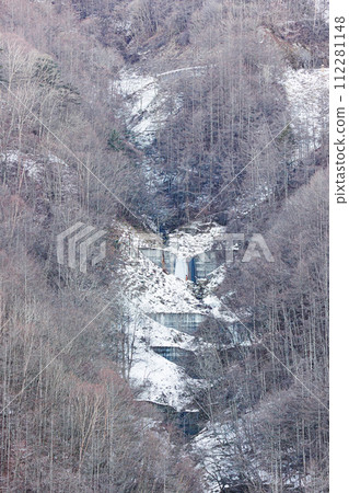 山谷中的薩博水壩 112281148