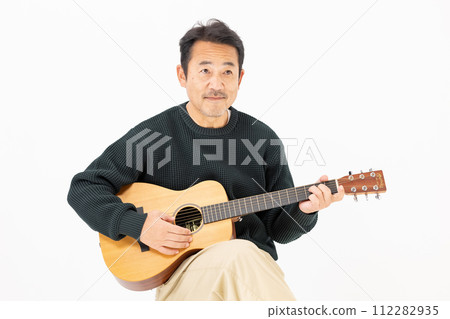 Man playing guitar, white background Man playing guitar, white background 112282935