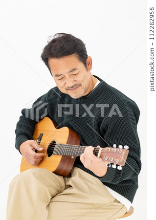 Man playing guitar, white background Man playing guitar, white background 112282958