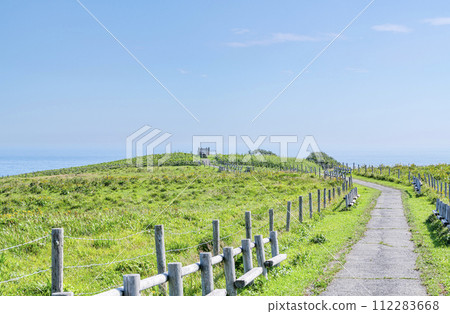 Akkeshi-cho, Hokkaido, Hokkaido in summer, Chinbe-no-hana Observatory with a beautiful contrast of green and blue Akkeshi-cho, Hokkaido, Hokkaido in summer, Chinbe-no-hana Observatory with a beautiful contrast of green and blue 112283668