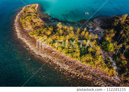 Island and blue water in tropical summer 112285235