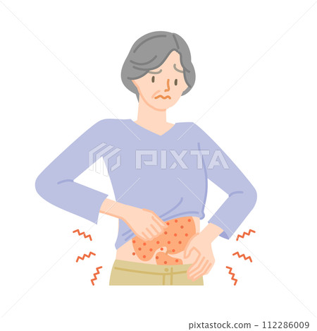 Skin disease: Senior woman irritated by itchy skin on her stomach 112286009