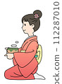 茶道，穿著和服的女人坐在 Seiza 上，端著茶碗，側身 112287010