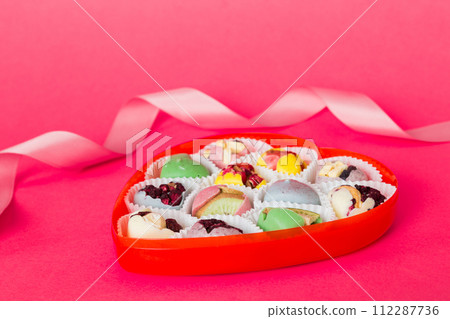 Valentine day composition 112287736