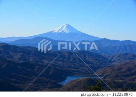 Mt. Fuji seen from Daibosatsumine Mt. Fuji seen from Daibosatsumine 112288975