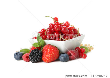 PNG, a plate with berries isolated on a white background. PNG, a plate with berries isolated on a white background. 112290257