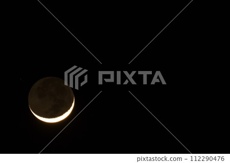 Moon age 2.2 Earthshine crescent moon Moon age 2.2 Earthshine crescent moon 112290476