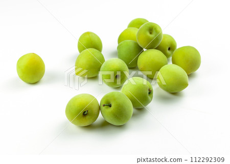 Fresh plums on white background 112292309