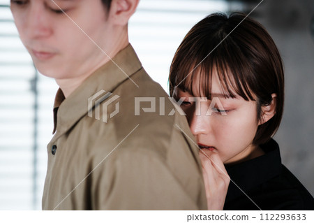 Hat and girl 112293633