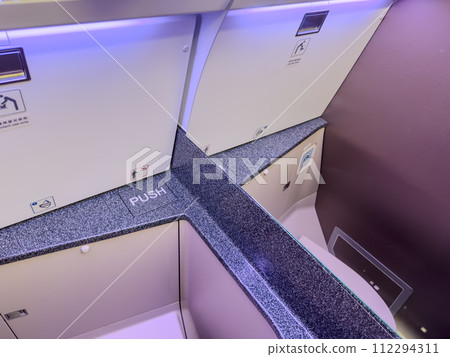 機艙廁所 112294311