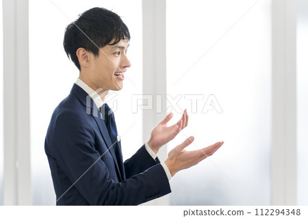 Asian businessman to talk 112294348