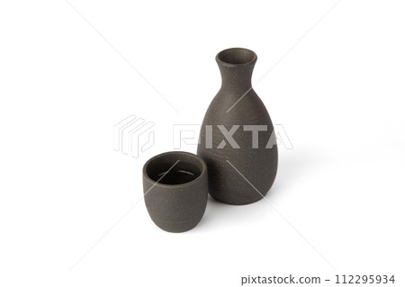 白色背景的清酒 Tokkori Ochoco 112295934