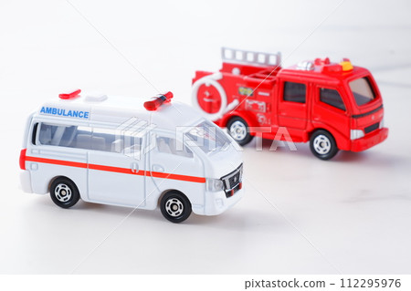 Fire engine (pump truck) and ambulance (PA cooperation) dispatched Fire engine (pump truck) and ambulance (PA cooperation) dispatched 112295976