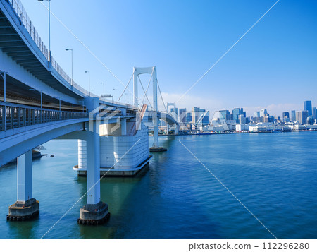 (Tokyo) View from the Rainbow Bridge promenade 112296280