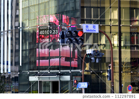 日本東京市景日經平均股價突破4萬日圓...Kabutocho/Kabutowan股價板（收盤價）...紅燈=4日 112297891