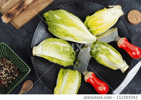 Group of Romaine lettuce hearts 112303342
