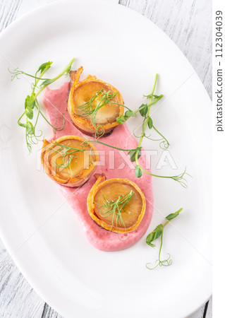 Bacon eryngii scallops Bacon eryngii scallops 112304039