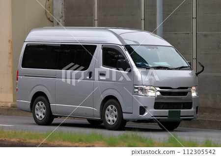 One-box car image 112305542