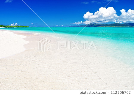 Shinjojima, Okinawa Prefecture, Midsummer Panari Blue Shinjojima, Okinawa Prefecture, Midsummer Panari Blue 112306762