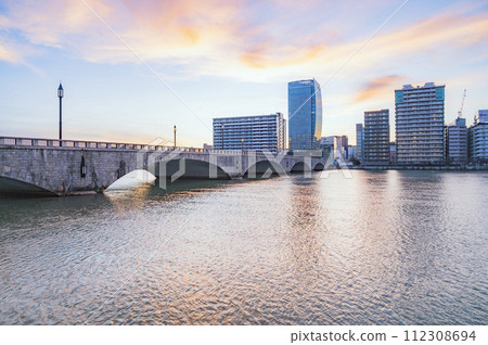 Bandai Bridge in Niigata early morning 112308694