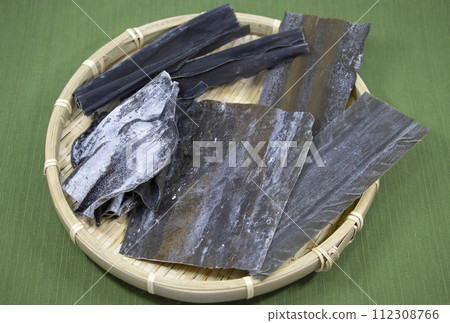 various kelp various kelp 112308766