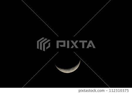 Moon age 3.2, crescent moon 112310375