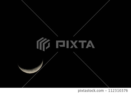 Moon age 3.2, crescent moon 112310376