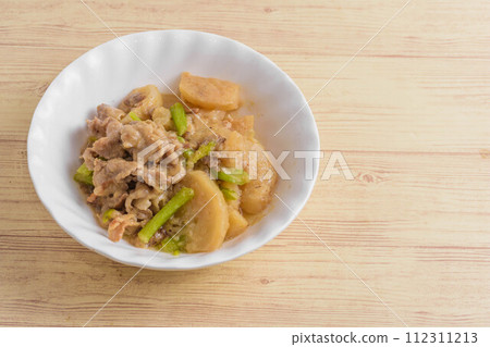 蘿蔔豬肉味噌燉菜 蘿蔔豬肉味噌燉菜 112311213