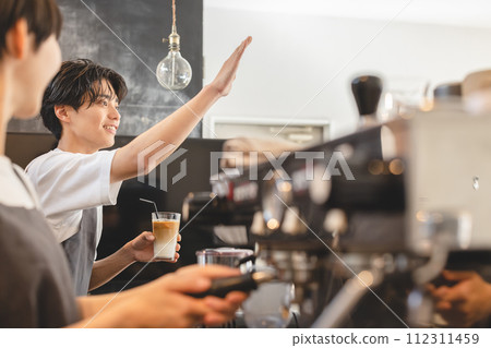 咖啡館職員服務咖啡 112311459