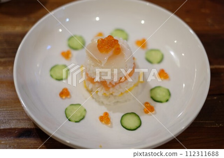 Doll's Festival Molded sushi made with cups (Ikura, salmon, scallops) Doll's Festival Molded sushi made with cups (Ikura, salmon, scallops) 112311688