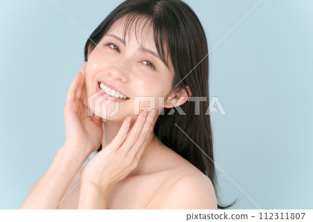 一個女人要好好保養自己的皮膚 112311807