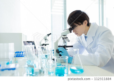 研究員醫學顯微鏡 112311884