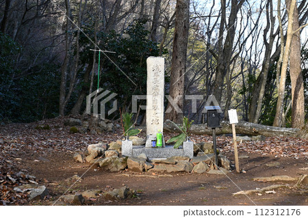 Odari Castle - Stone monument at the site of Nagamasa Asai's suicide at the site of the Akao mansion 112312176