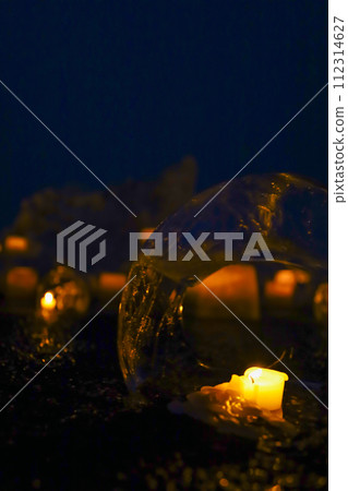 Ice and snow lanterns on the snow road Inabu color the winter night Ice and snow lanterns on the snow road Inabu color the winter night 112314627