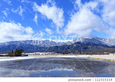 雪安曇野和北阿爾卑斯山 雪安曇野和北阿爾卑斯山 112315314