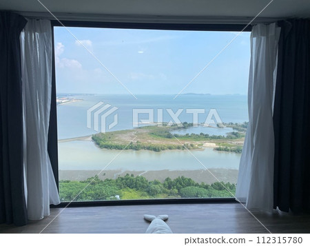 從窗戶看到的馬六甲海峽 112315780